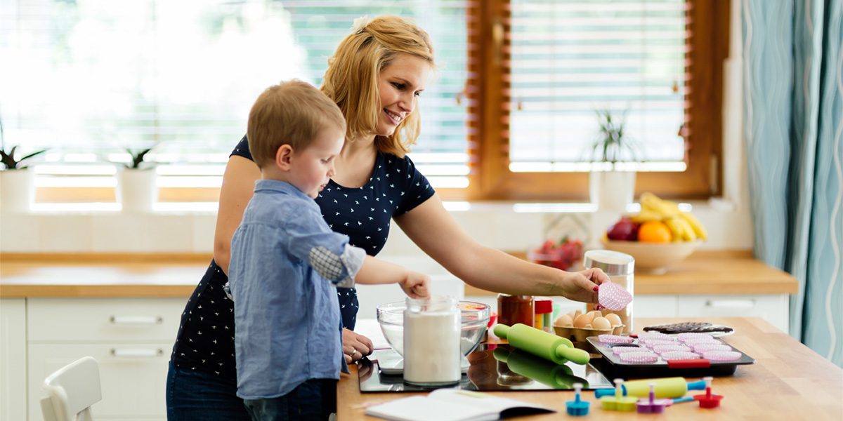 parent and child cooking together